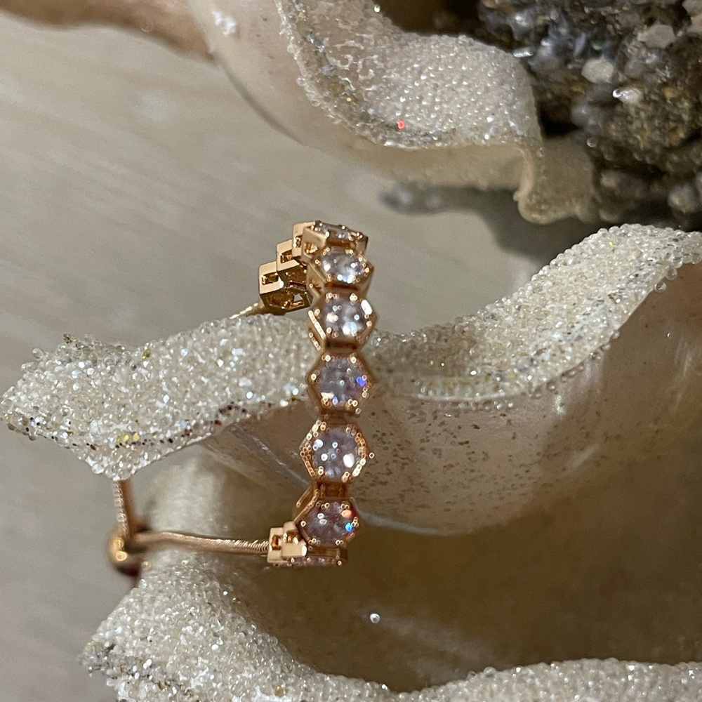 Elegant Gold Bracelet with Clear Accents - Picture 8 of 9